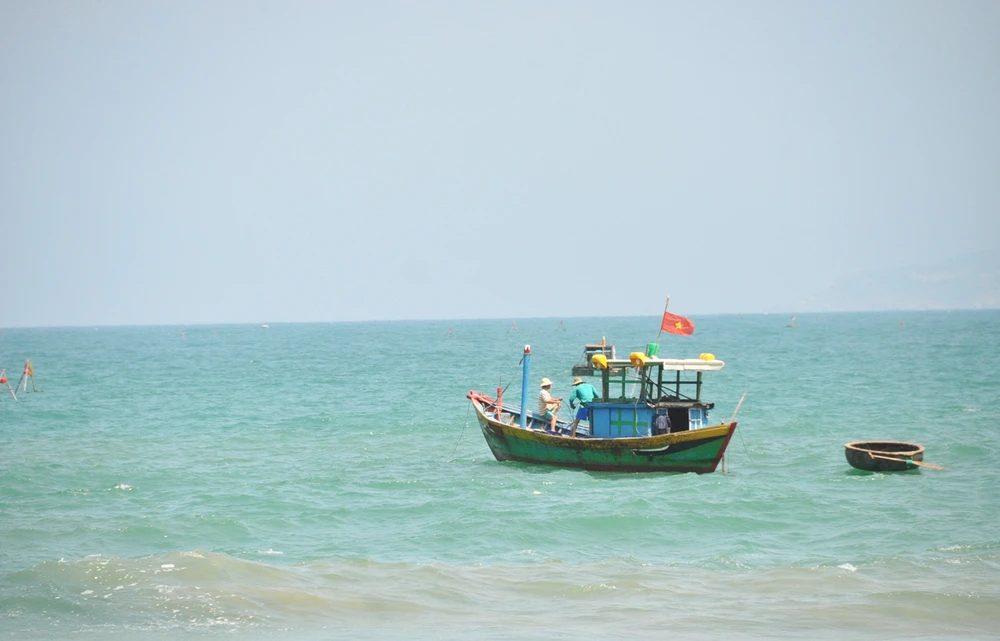 Kinh hoàng: Tắm biển, ba cán bộ Sở Công Thương Bình Định chết đuối ảnh 3